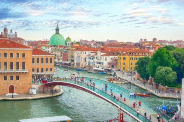Şehirler turist sayısını neden sınırlamaya başladı?
