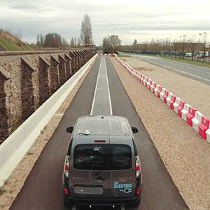 Araç şarj eden yollar geliyor