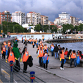 Migros çalışanları Caddebostan Sahili’ni temizledi
