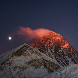 Plastik Everest’e tırmandı